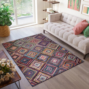 Barevný koberec s originálním vzorem