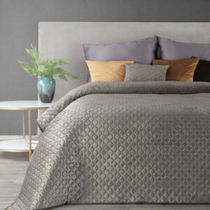 Elegantní sametový přehoz na postel béžové barvy