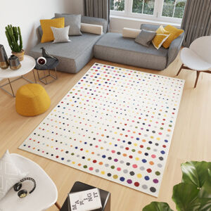 Moderní koberec s barevnými puntíky
