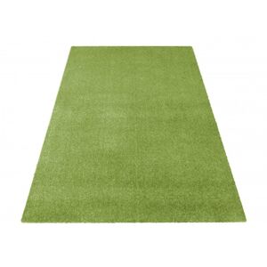 Stylový koberec v zářivé zelené barvě