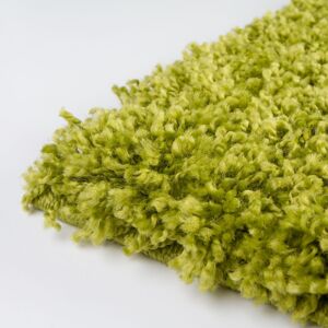 Štýlový zelený koberec s vyšším vlasom
