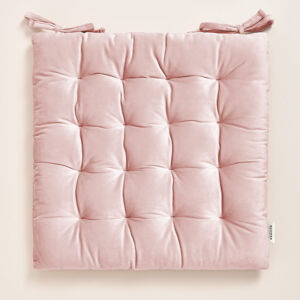 Světle růžový velurový polštář na židli 40x40 cm