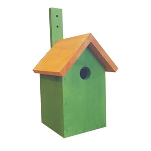 Zelená dřevěná budka pro ptáčky na hnízdění