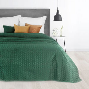 Zelený velurový přehoz na postel s dekoračním prošíváním