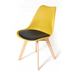 Židle v skandinávském stylu žluté barvy